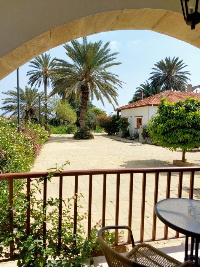 Golden Palms Guest House & Cafe Famagusta  Exteriör bild