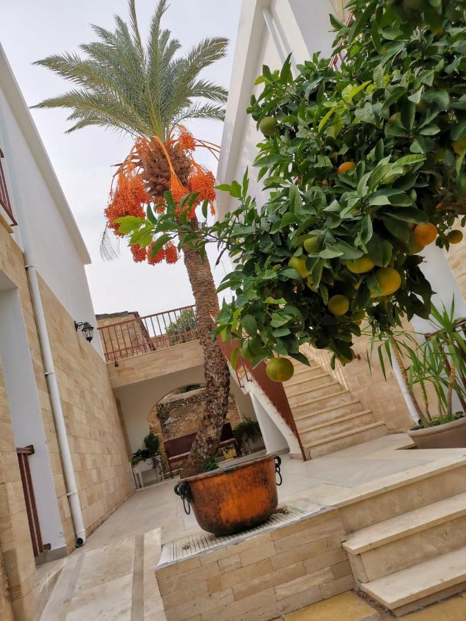 Golden Palms Guest House & Cafe Famagusta  Exteriör bild