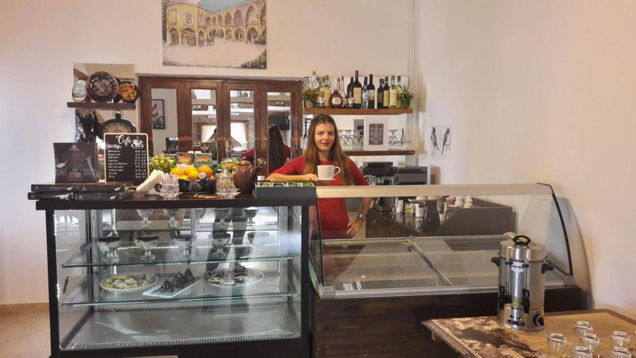 Golden Palms Guest House & Cafe Famagusta  Exteriör bild